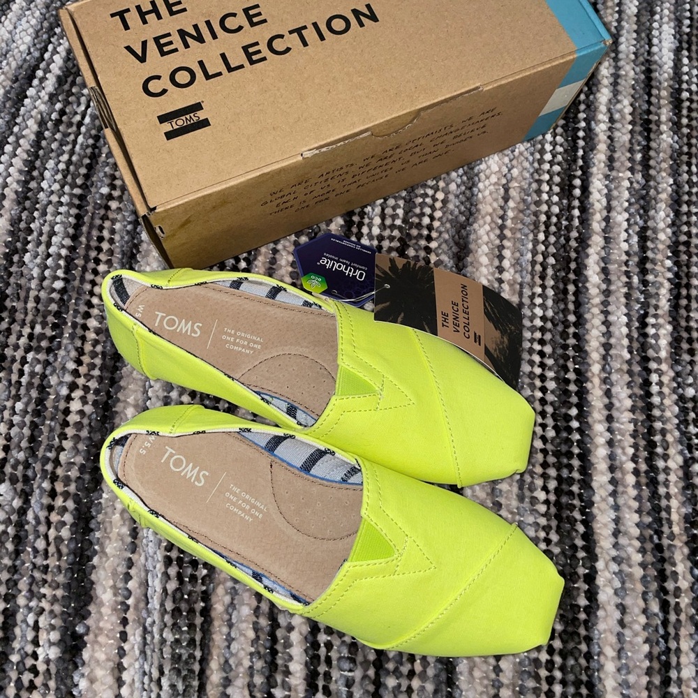 Tom’s shoes